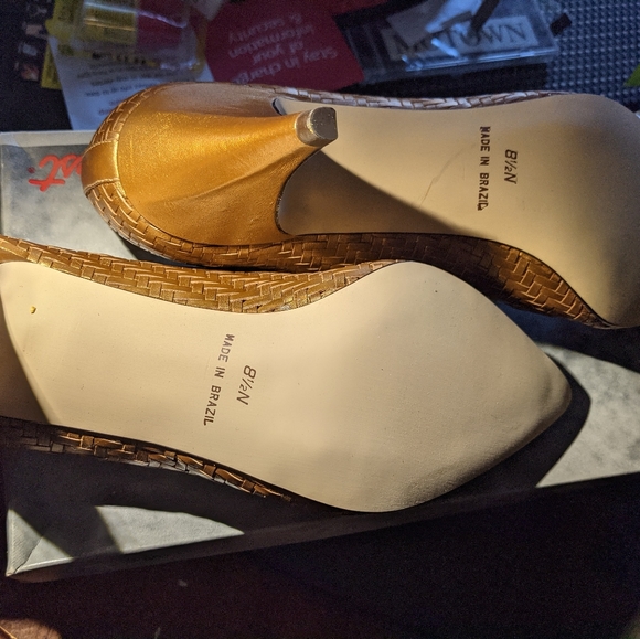 9West Bronze Pumps - Picture 3 of 4